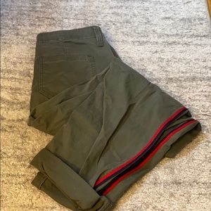 Lightweight Army Green Pant UNIVERSAL THREAD